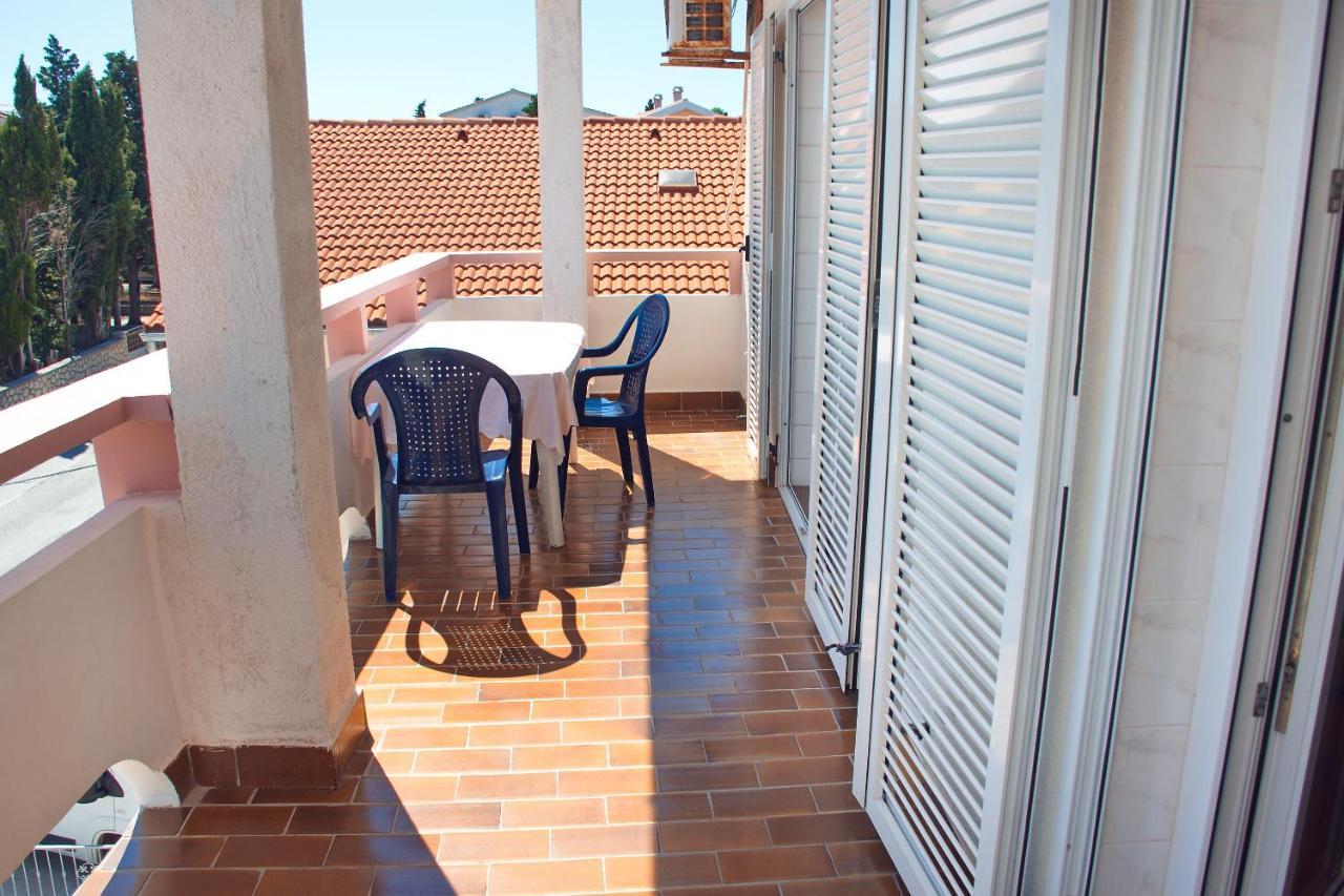 Apartmani Vidusin Novalja Zewnętrze zdjęcie