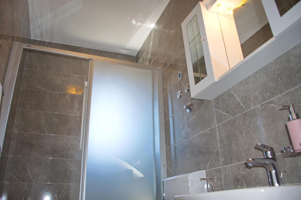 Apartmani Vidusin Novalja Zewnętrze zdjęcie