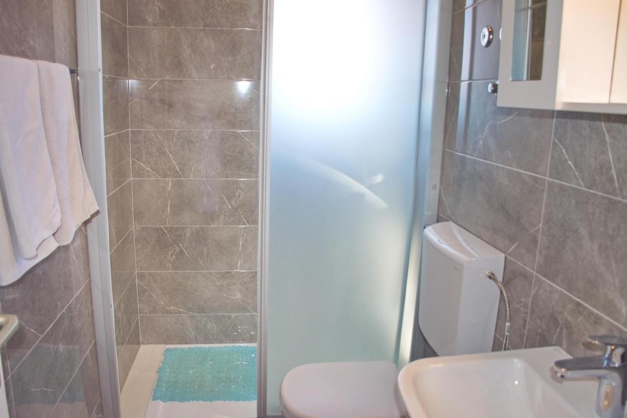 Apartmani Vidusin Novalja Zewnętrze zdjęcie