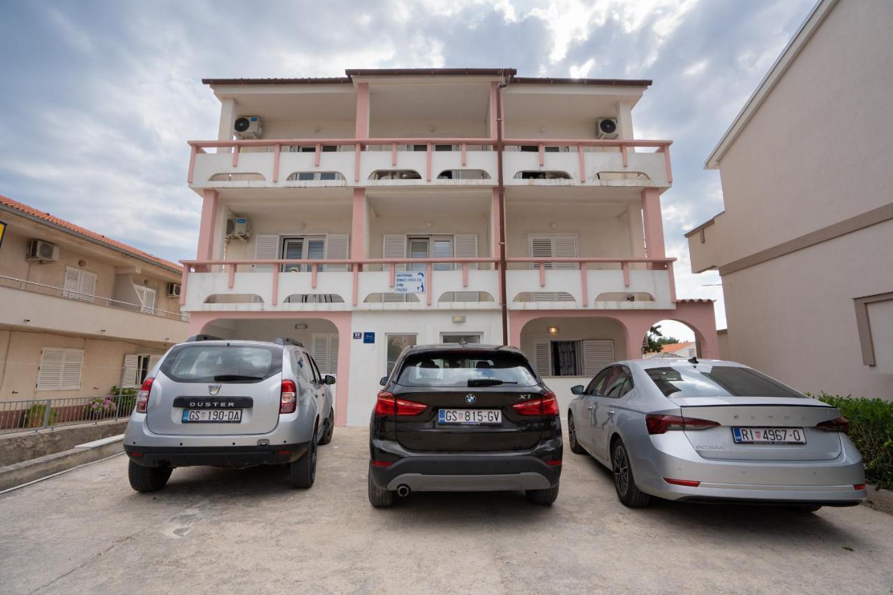 Apartmani Vidusin Novalja Zewnętrze zdjęcie